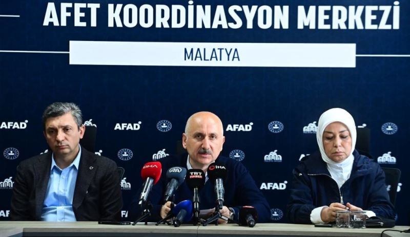 ULAŞTIRMA VE ALTYAPI BAKANI KARAİSMAİLOĞLU: BÖLGEYİ ESKİSİNDEN DE GÜÇLÜ VE GELİŞMİŞ BİR ALTYAPIYLA AYAĞA KALDIRACAĞIZ