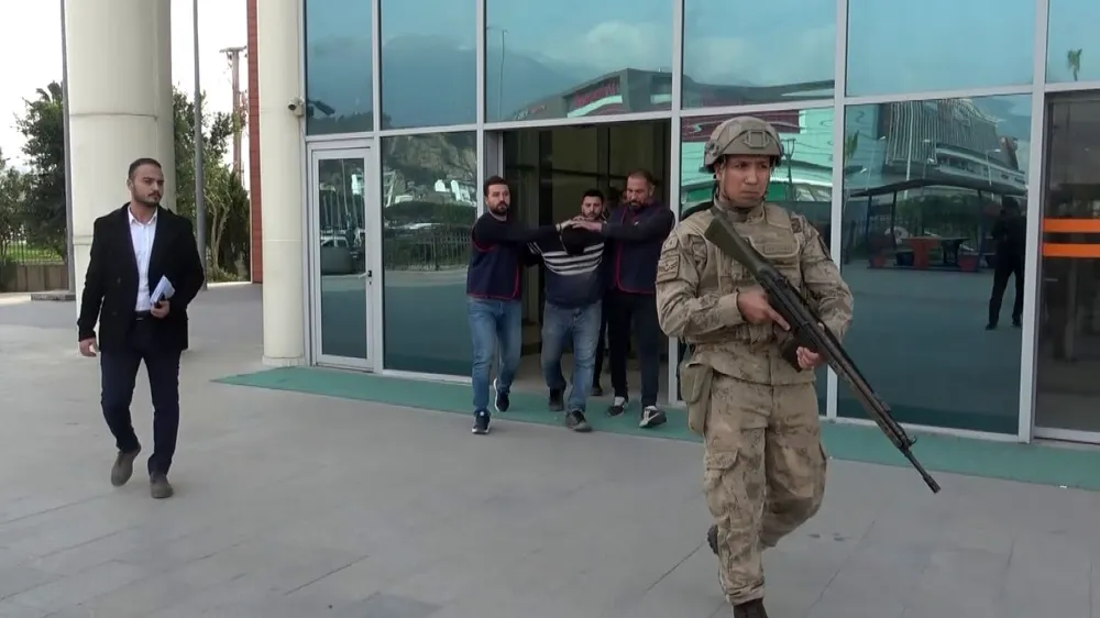 İskenderun’da anne ve iki çocuğunu öldüren zanlı tutuklandı