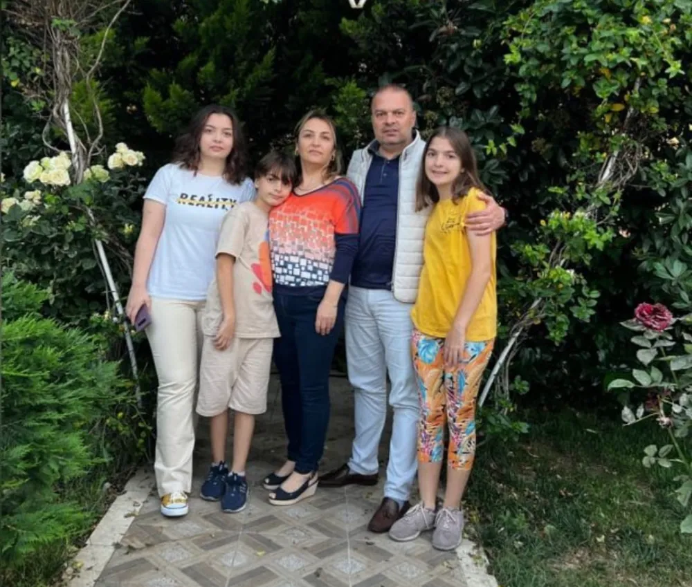 Depremde kızı ve 4 kişilik ailesini kaybeden acılı anne: “Rönesans Rezidans’ın sağlam olduğunu düşündüğümden dolayı kızım ve ailesi için hiç endişe etmedim”