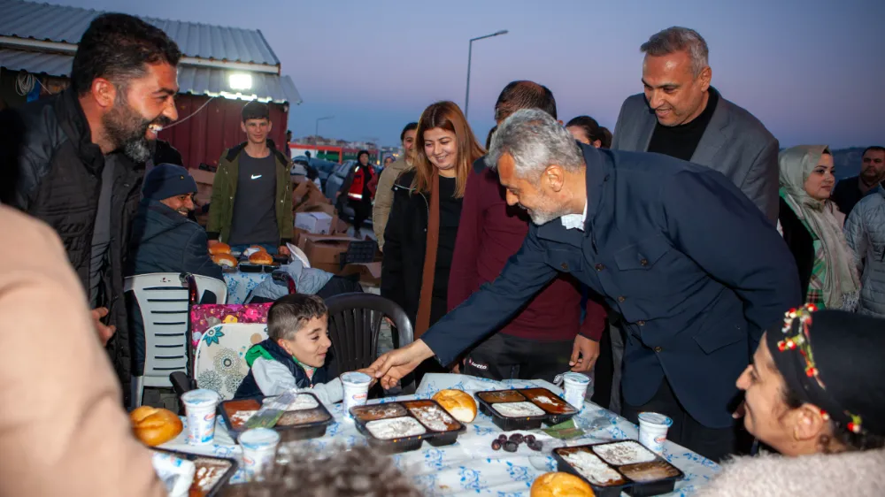 ÖNTÜRK: DEFNE YETKİYİ GERÇEK BELEDİYECİLİĞE VERECEK
