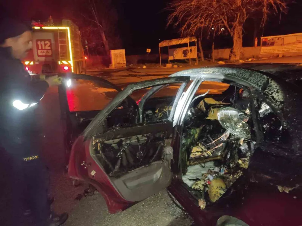 Hassa’da bir otomobilde yangın çıktı
