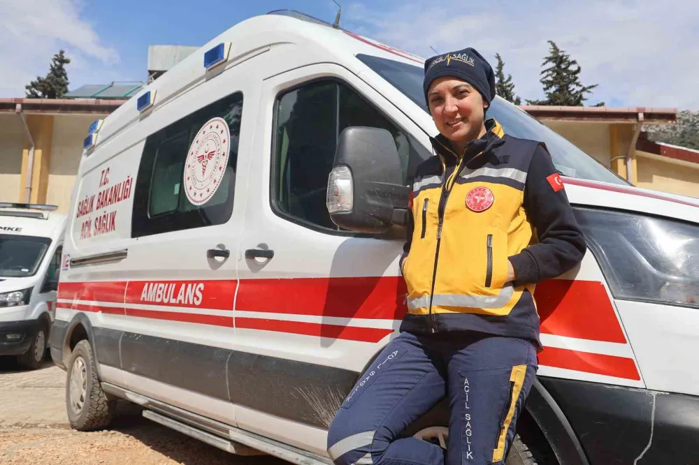 Depremin ilk günlerinde insanları yaşatmak için mücadele veren sağlıkçı Havva, afetzede vatandaşların umudu olmak için Hatay’da görev yapmaya başladı
