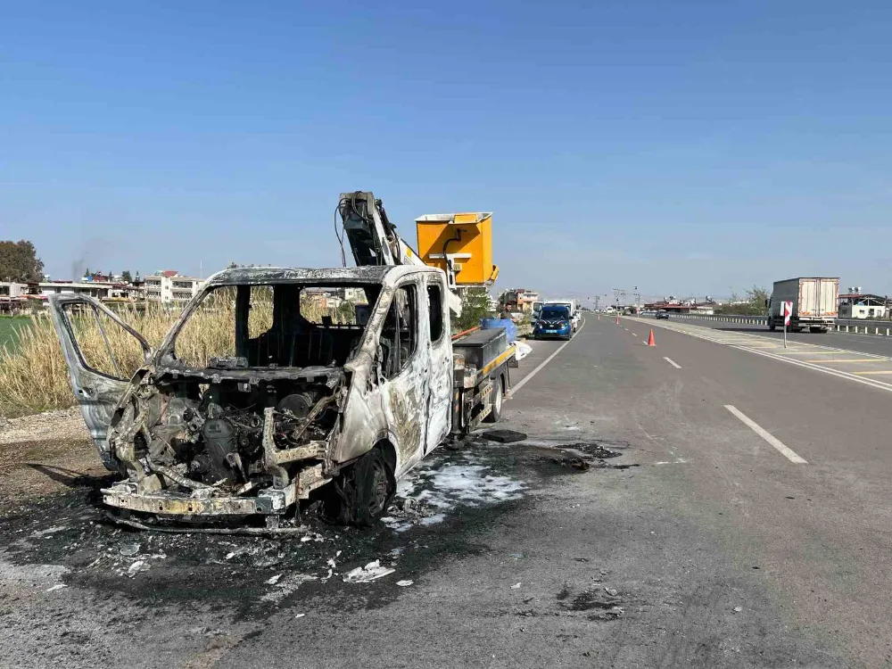 Seyir halindeki vinç alevlere teslim oldu