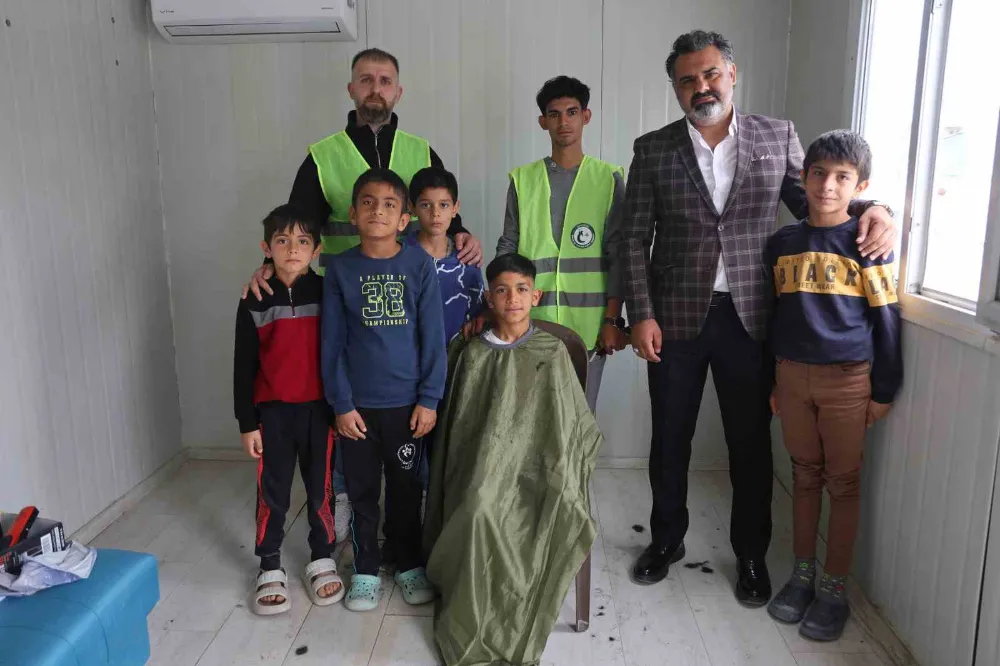 Hasta ve engelli afetzedelere ücretsiz bayram tıraşı