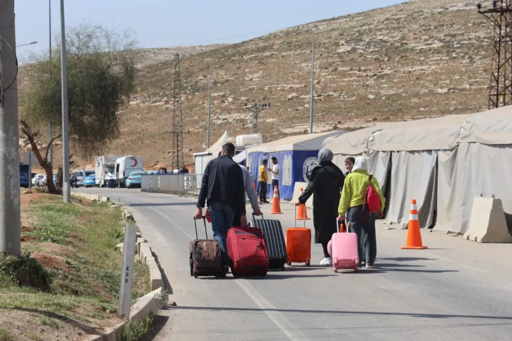 Yıllardır ailesini göremeyen Suriyeli Muhammed, 9 yıl sonra ailesiyle birlikte bayram kutlayacak
