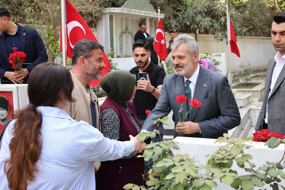 BAŞKAN ÖNTÜRK’TEN ŞEHİTLİKLERE ANLAMLI ZİYARET  